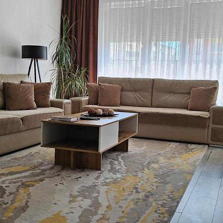 Cozy Apartment - 2 Bedrooms In The Best City Area. Ferizaj Kültér fotó