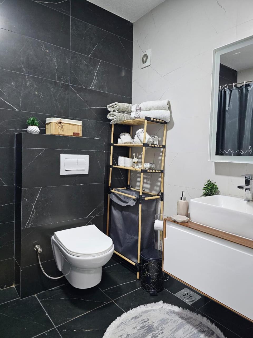 Cozy Apartment - 2 Bedrooms In The Best City Area. Ferizaj Kültér fotó